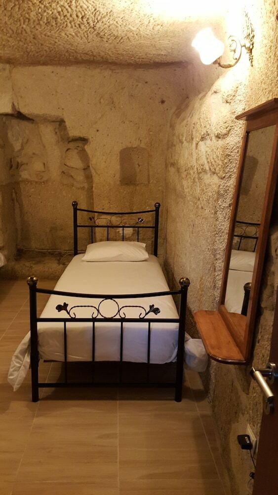 Hotel Whisper Cave House