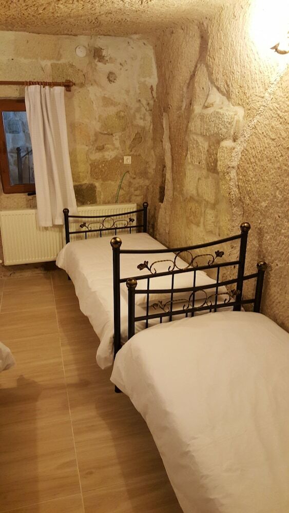 Hotel Whisper Cave House