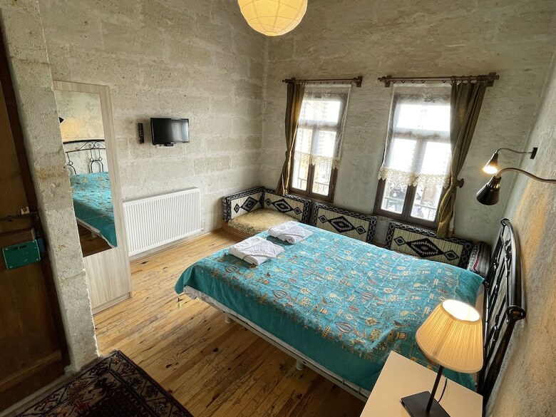 Hostal Karadut Cave Hotel