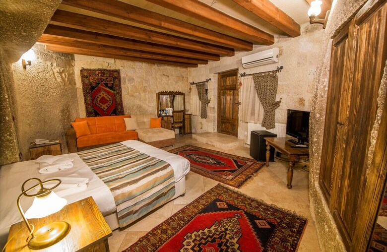 Hotel Elegance Cave Suites