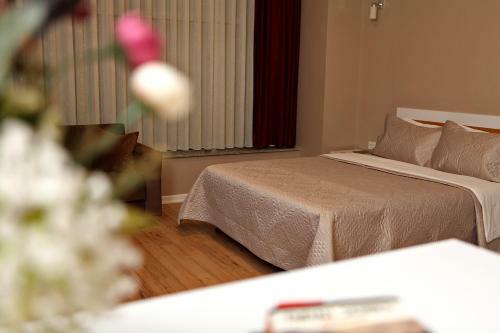 Expoist Hotel