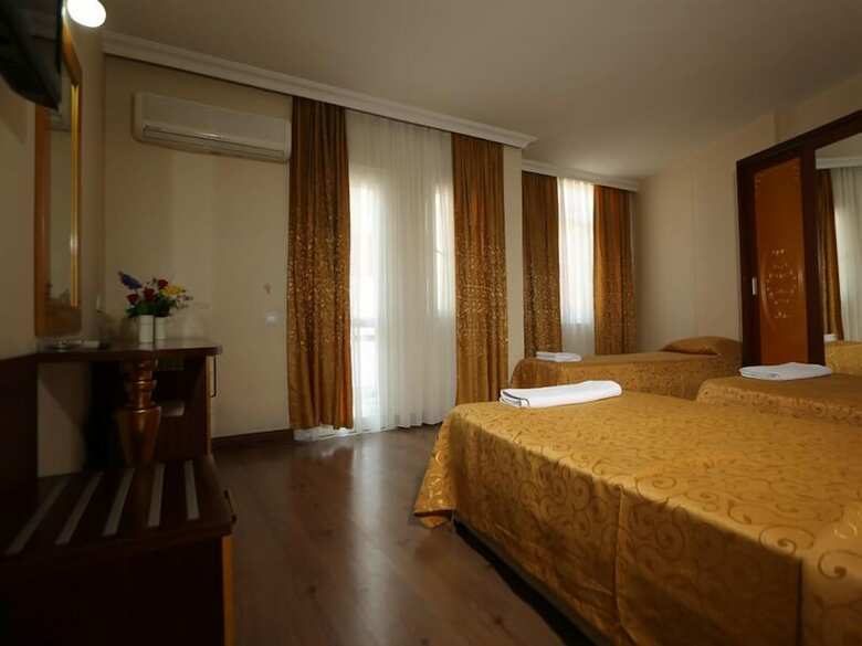 Kayalar Hotel