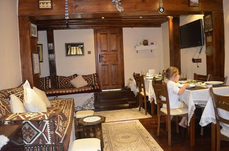 Hostal Papazin Konagi