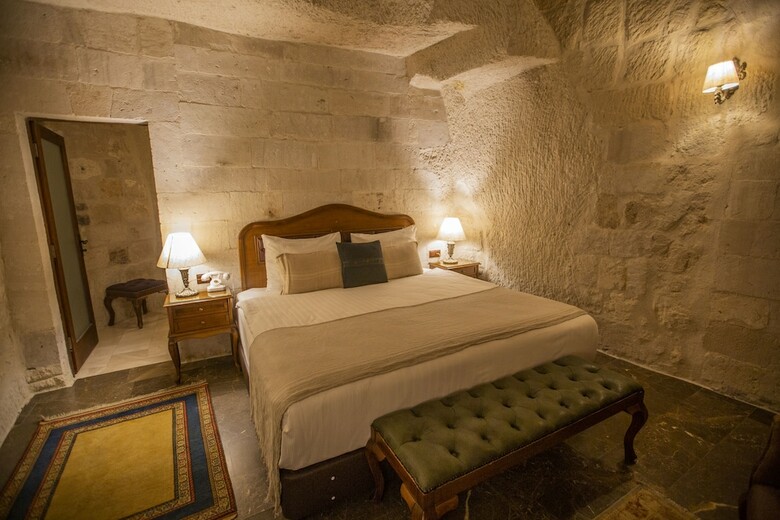 Hotel Artemis Cave Suites