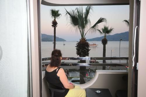 Candan Citybeach Hotel