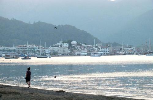 Candan Citybeach Hotel