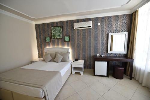Nicholas Park Hotel