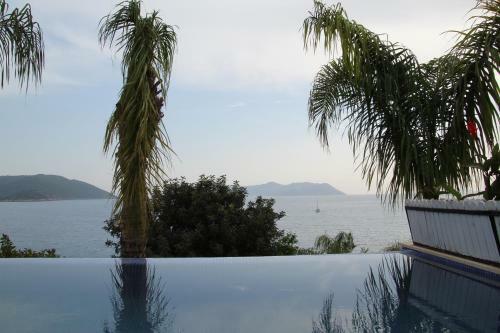 Nur Beach Hotel