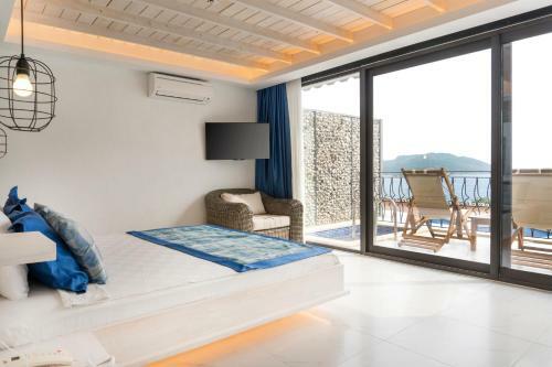 Nur Beach Hotel