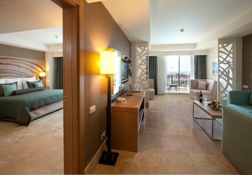 Paloma Oceana Resort - Luxury Hotel