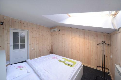 Apartment Opera 5 Rooms