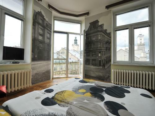 Halytska Street View 4-room Apartment