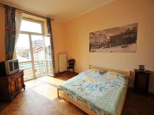 Halytska Street View 4-room Apartment