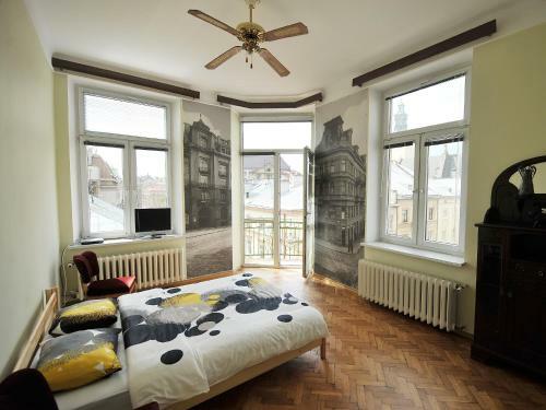 Halytska Street View 4-room Apartment