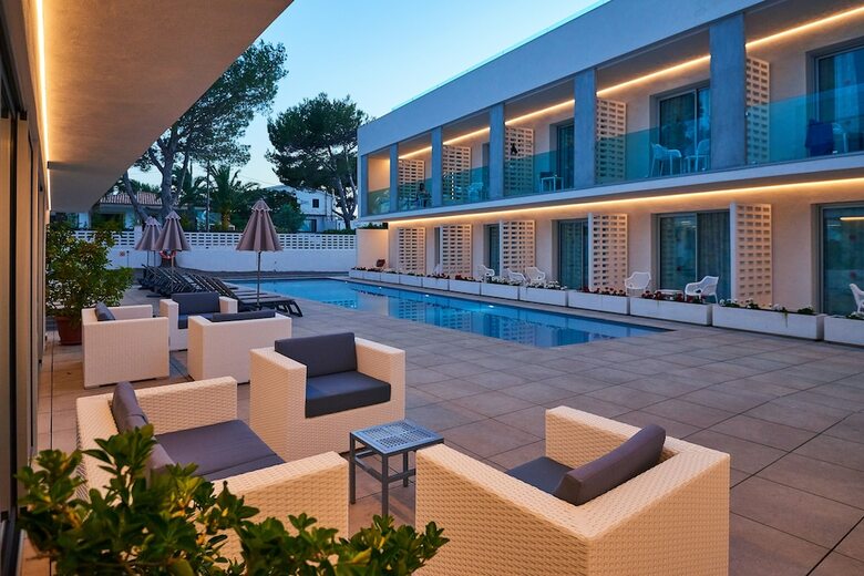 More Hotel