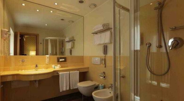 Hotel Holiday Inn Milan Garibaldi Station