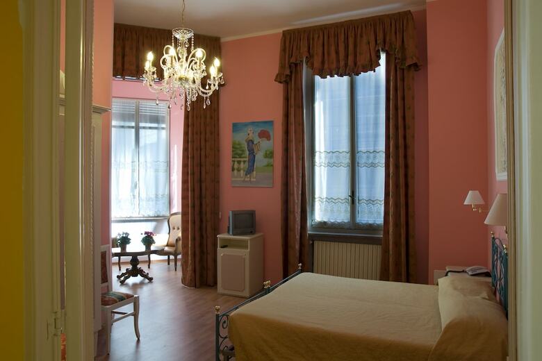 Hotel Principi D Acaja