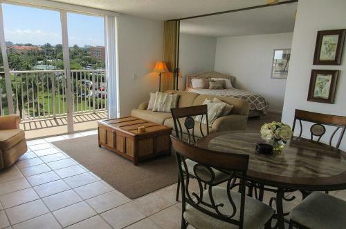 Estero Beach & Tennis 608b Apartment