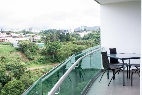 Luxurious Two Bedroom Apartment
