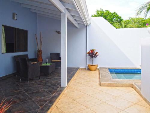 Villa Thoga Vacation Rentals & Tours
