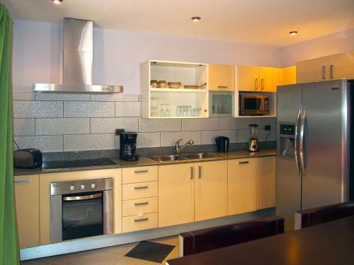 Villa Thoga Vacation Rentals & Tours