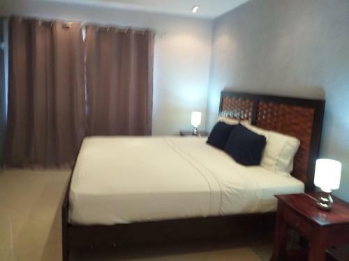 Villa Thoga Vacation Rentals & Tours