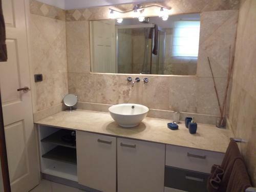 Villa Thoga Vacation Rentals & Tours