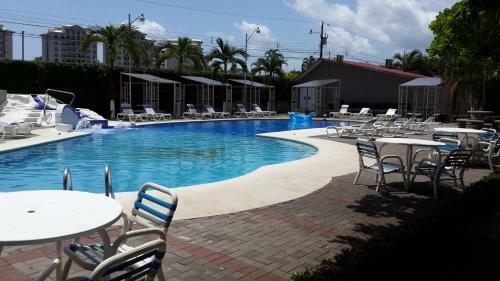 Condominio Tropical Jac�