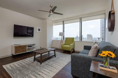 Elm Street Apartment By Stay Alfred