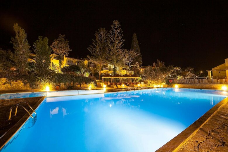 Elpida Hotel