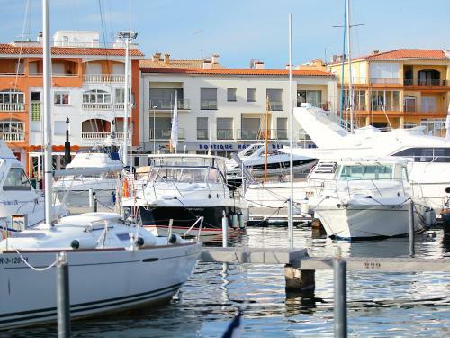 Apartment Del Port 01.5