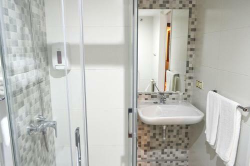 Hotel Hostal Alda Puerta Coru�a