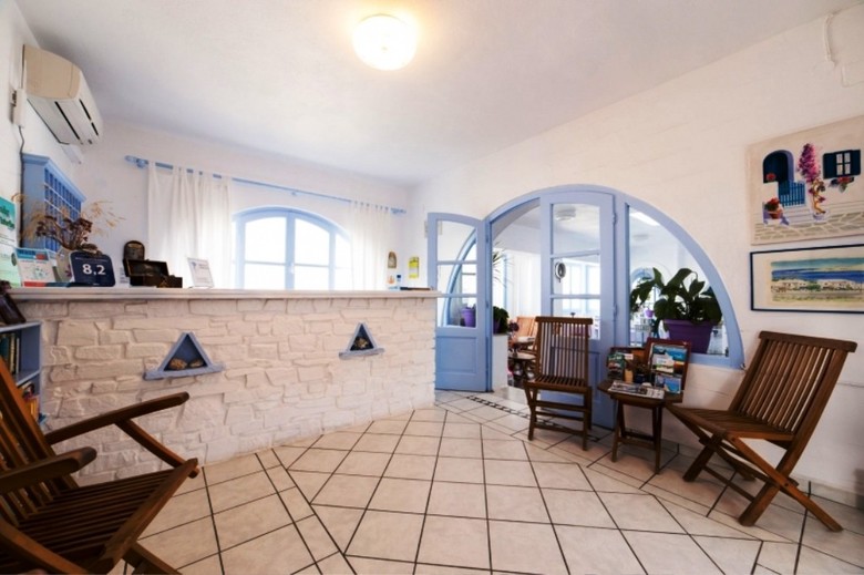 Stratos Studios & Apartments