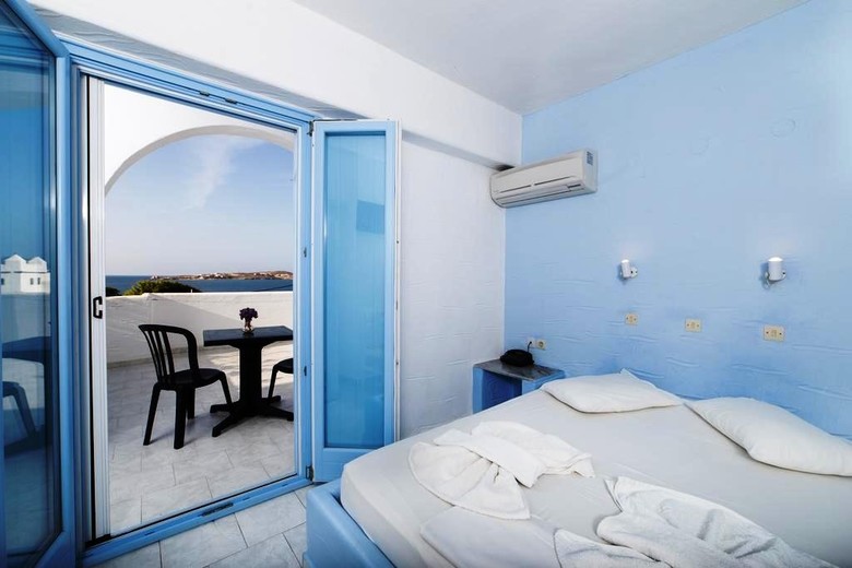 Stratos Studios & Apartments