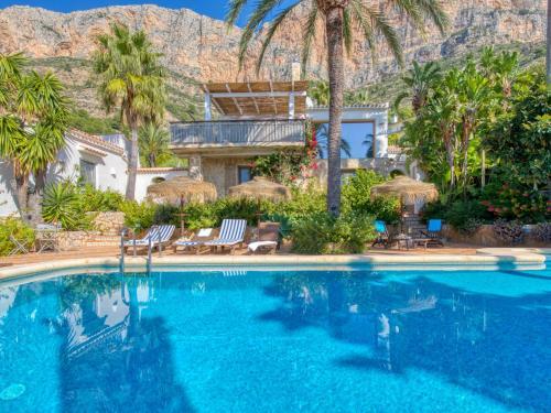 Holiday Home Petite Fleur