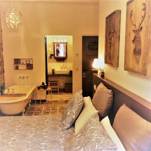 Hostal Groc Rooms