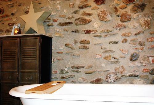 Hostal Groc Rooms