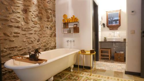 Hostal Groc Rooms