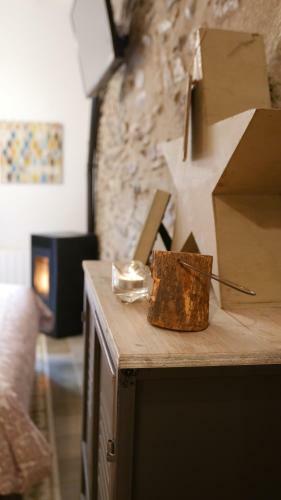 Hostal Groc Rooms