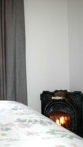 Hostal Groc Rooms