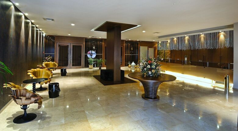 Hotel Royal Heights Resort Villas & Spa