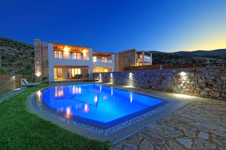 Hotel Royal Heights Resort Villas & Spa