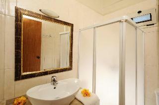 Notos Hotel & Suites