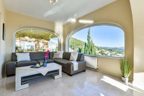 Villa Cucarres