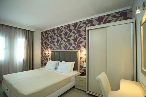 Aparthotel Naias