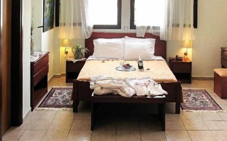 Lesse Hotel