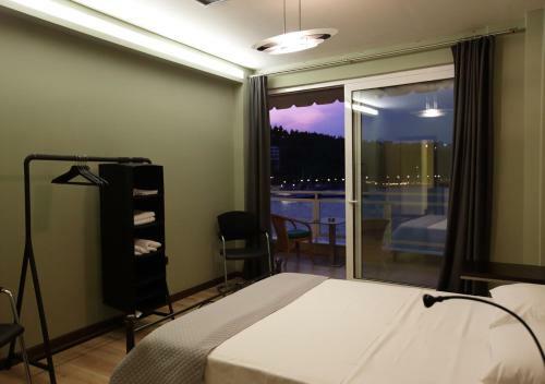 Chalkida Seafront Apartment