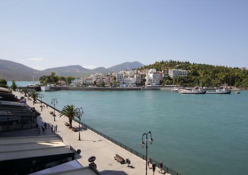 Chalkida Seafront Apartment