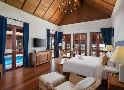 Hotel Le Menara Khao Lak Beachfront Villa & Resort
