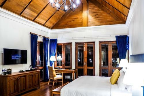 Hotel Le Menara Khao Lak Beachfront Villa & Resort